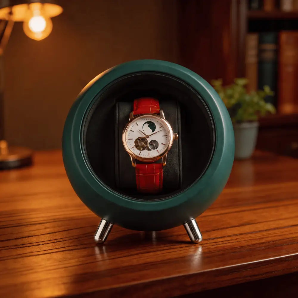 Remontoir montre automatique design sphère compact - vue de trois quarts